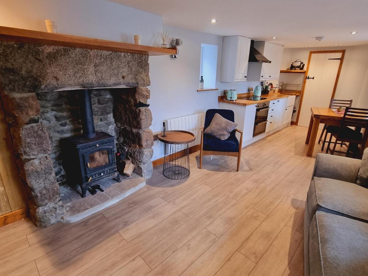 Pass The Keys Charming 19Th Century Country Cottage For 2 Guests Exeter Exteriör bild